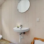 Vakantiehuis Lovely In With Sauna