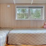 Vakantiehuis Lovely In With Sauna